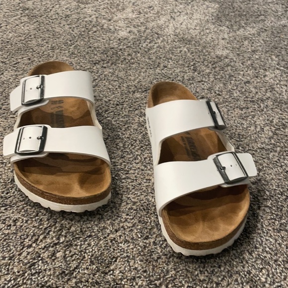 White Birkenstocks, size 40 which is a 9, only worn a few times. - Picture 2 of 3